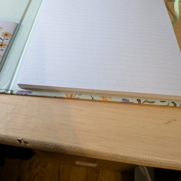 Archer & Olive Floral Clipboard Folio with Notepad - Picture 8 of 10